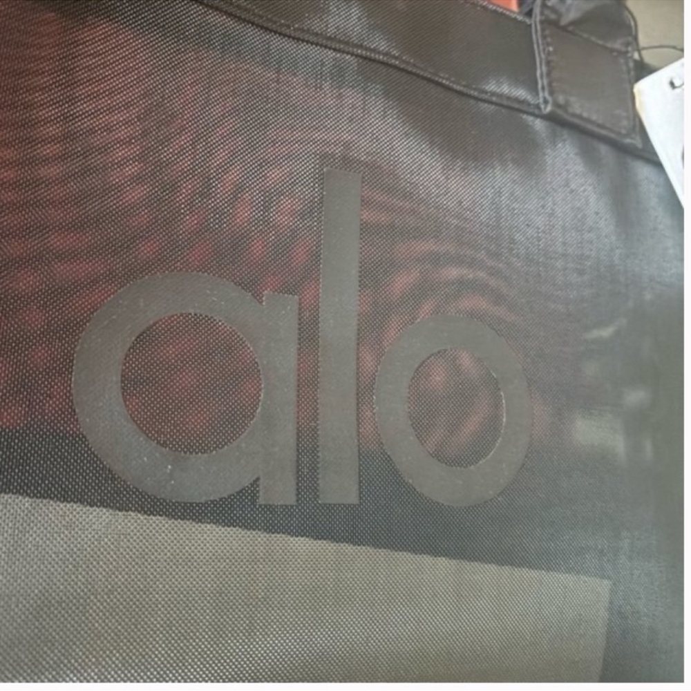 ALO YOGA SHEER TOTE BAG - BLACK gym strap shoulder new viral purse travel - Picture 5 of 5